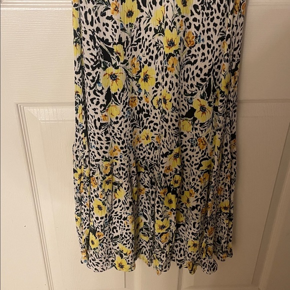 LOVESTITCH 💛🖤 Floral Animal print puff sleeve Maxi dress - Picture 10 of 13